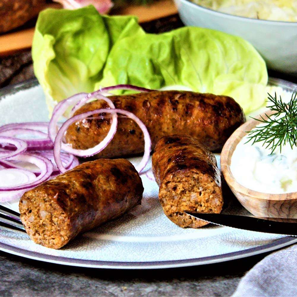 Griechische Bratwurst im Gyros Style