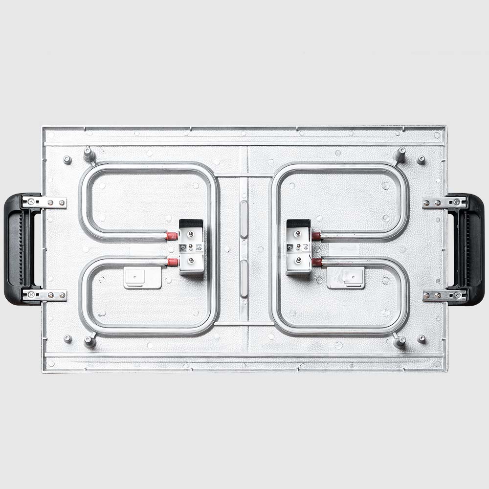 Extra-large grilling surface approx. 1500 cm² (2x 750 cm²), removable, dishwasher-safe