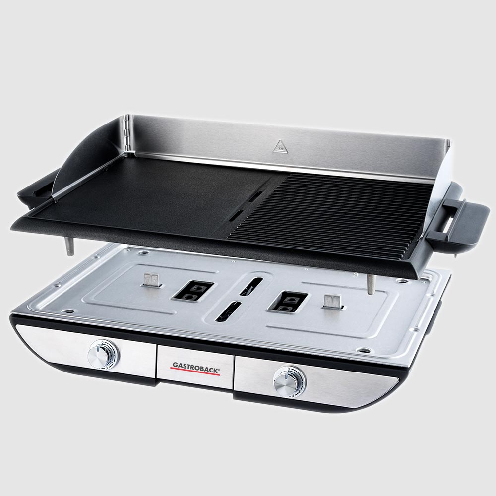 Perfect grilling enjoyment on two non-stick grill surfaces with 2,300 watts of power