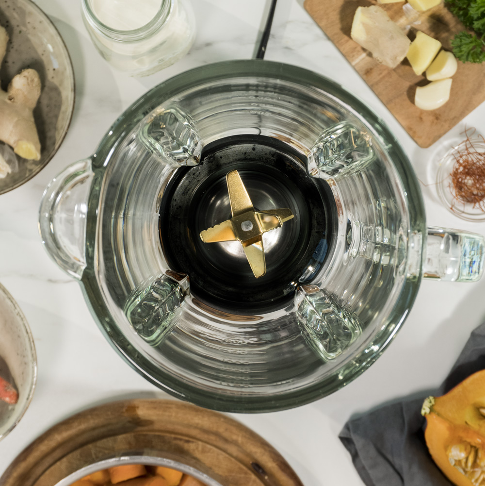 Leistungsstarker 1.000 Watt Motor mit 6-fach Edelstahlmesser, herausnehmbar